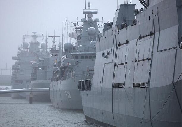 Bild vergr&ouml;&szlig;ern: Bundesregierung bereitet Marine-Einsatz in Straße von Hormus vor