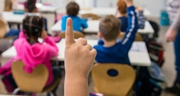 Umfrage für Krankenkasse: Jeder fünfte Erstklässler laut Eltern gestresst