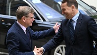 Sikorski bekräftigt in Berlin Forderung nach Entschädigung von Besatzungsopfern
