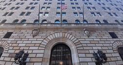 Fed lässt auch unter neuem Notenbankchef Leitzins unverändert