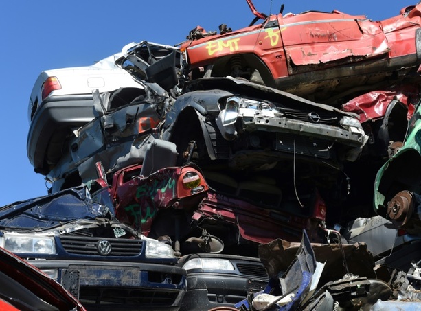 Bild vergr&ouml;&szlig;ern: EU-Parlament beschließt Recycling-Regeln für Autos