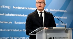 Wildberger verteidigt KI-Nutzung für Reden und verweist auf 