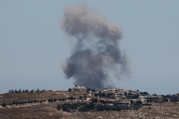 Bild vergr&ouml;&szlig;ern: Trotz Abkommen: Heftige neue Angriffe zwischen Israel und der Hisbollah