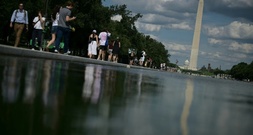 Trump gibt Vandalismus Schuld für Probleme an renoviertem Wasserbecken in Washington