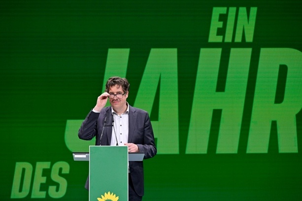 Bild vergr&ouml;&szlig;ern: Grüne fordern Koalition zu Rücknahme von Heizungsgesetz auf - vor Anhörung im Bundestag