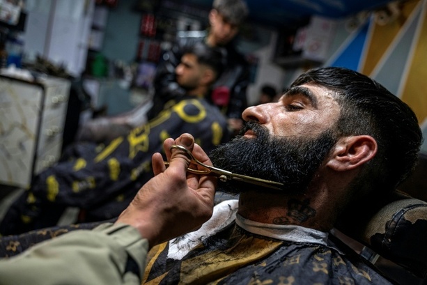 Bild vergr&ouml;&szlig;ern: Bärte nicht lang genug: Taliban-Sittenpolizei nimmt afghanische Hilfskräfte fest
