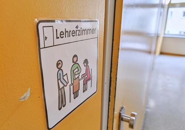 Bild vergr&ouml;&szlig;ern: Rentenkommissionsmitglied empfiehlt Ende der Lehrer-Verbeamtung