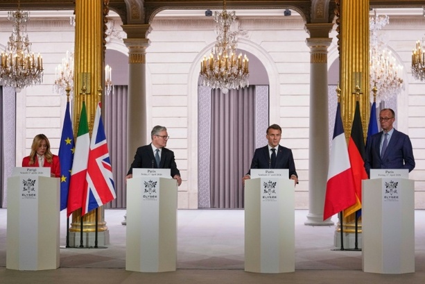 Bild vergr&ouml;&szlig;ern: Staats- und Regierungschefs von E5-Gruppe bereiten in Berlin Nato-Gipfel vor