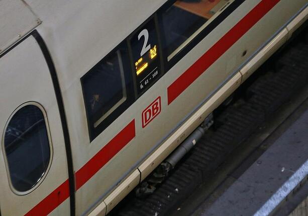 Bild vergr&ouml;&szlig;ern: Rufe nach Konsequenzen nach Funkausfall bei der Bahn