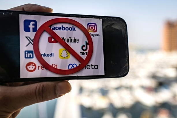 Bild vergr&ouml;&szlig;ern: Kein pauschal strenges Social-Media-Verbot: Experten empfehlen zwei Alternativen
