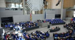 Erregte Debatte im Bundestag über Pantisanos Faschismus-Vorwurf