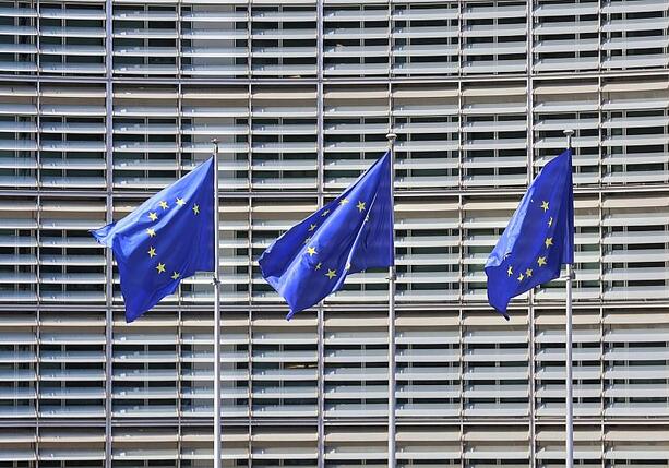 Bild vergr&ouml;&szlig;ern: EU will Cloud-Geschäfte von Amazon und Microsoft regulieren