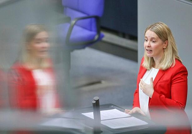 Bild vergr&ouml;&szlig;ern: Hubertz will Wohngeldausgaben nur um 738 Millionen Euro senken
