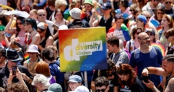 Gute Stimmung bei CSD-Demonstration in München trotz starker Hitze