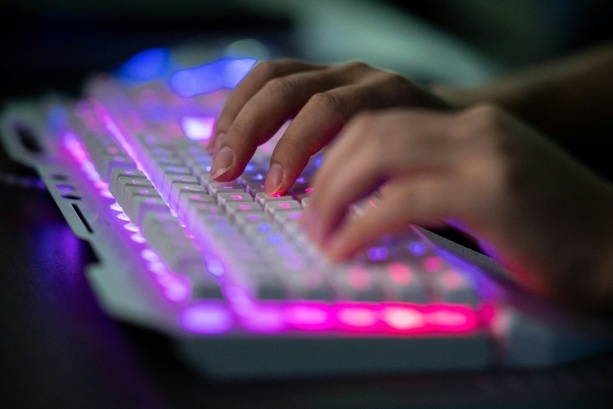 Bild vergr&ouml;&szlig;ern: Umfrage: Mehr als ein Viertel informiert sich online über Krankheiten