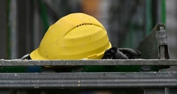 Tödlicher Unfall auf Baustelle in Hamburg: Arbeiter von Radlader erfasst