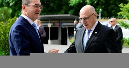 Verfassungsschutz sieht Deutschland durch Angriffe von innen und außen unter Druck