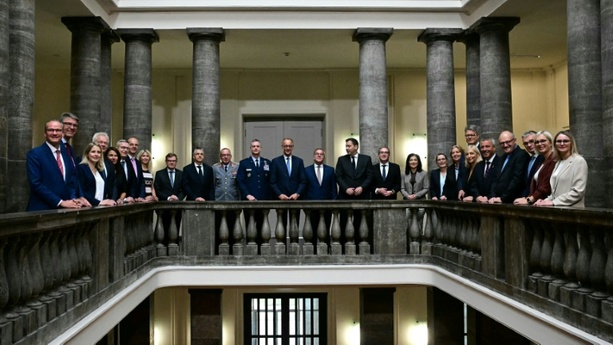 Bild vergr&ouml;&szlig;ern: Kabinett tagt im Verteidigungsministerium - Nato-Generalsekretär Rutte zu Gast