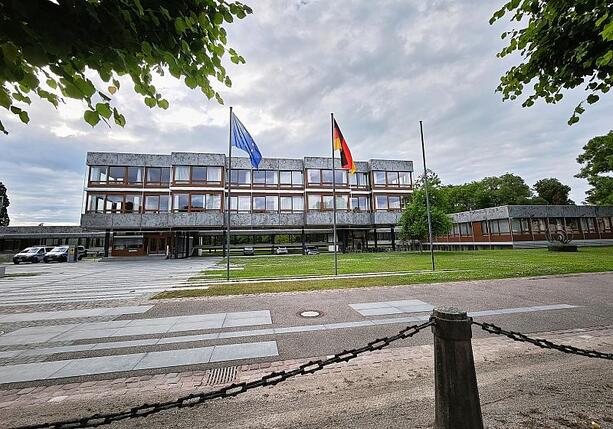 Bild vergr&ouml;&szlig;ern: Linke prüft Verfassungsklage gegen neue Grundsicherung