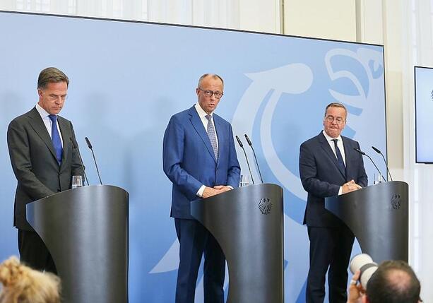 Bild vergr&ouml;&szlig;ern: Nato-Generalsekretär sieht Deutschland bei Wehretat auf gutem Weg