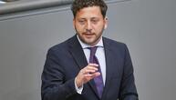 Grünen-Chef fordert spürbare Entlastung von Schwarz-Rot