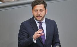 Grünen-Chef fordert spürbare Entlastung von Schwarz-Rot