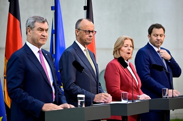 Bild vergr&ouml;&szlig;ern: Bericht: Höhere Reichensteuer würde Wirtschaft jährlich zwei Milliarden Euro kosten