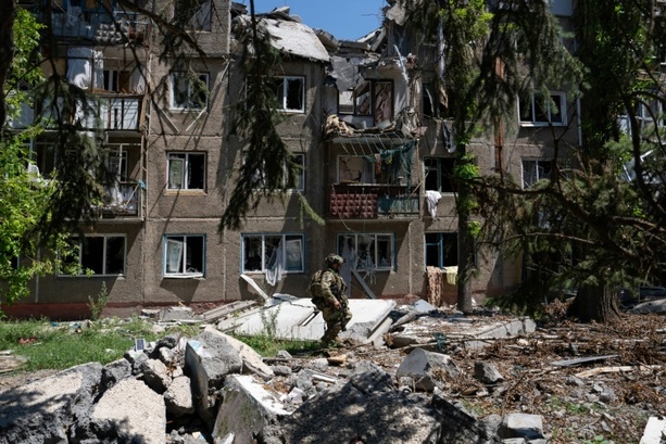 Bild vergr&ouml;&szlig;ern: Ukraine greift St. Petersburg mit Drohnen an - Kiew dementiert russische Eroberung im Donbass