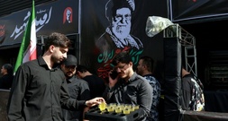 Zweiter Tag der Trauerfeiern im Iran: Gebete an Chameneis Sarg ohne Modschtaba