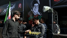 Zweiter Tag der Trauerfeiern im Iran: Gebete an Chameneis Sarg ohne Modschtaba