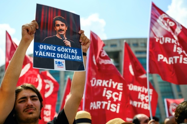 Bild vergr&ouml;&szlig;ern: Festnahmen in Türkei vor Nato-Gipfel in Ankara - Kritik der Opposition