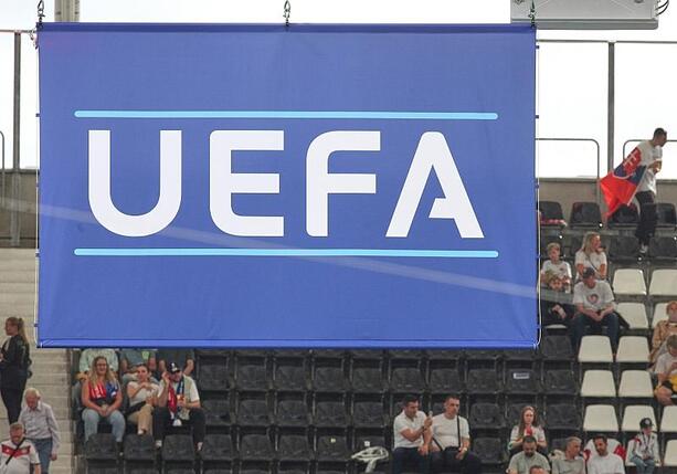 Bild vergr&ouml;&szlig;ern: Uefa schießt nach Aufhebung von Sperre für US-Stürmer gegen Fifa