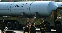 China sorgt mit Raketentest für Proteste - gemeinsames Marinemanöver mit Russland