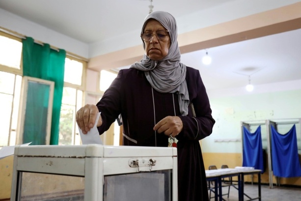 Bild vergr&ouml;&szlig;ern: Historisch niedrige Beteiligung an Wahl in Algerien  - regierungsnahe FLN siegt