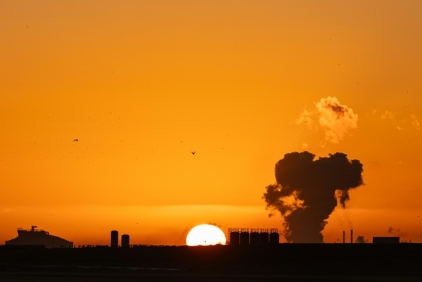 Bild vergr&ouml;&szlig;ern: Industrieemissionen 2025 vor allem wegen schwacher Wirtschaft gesunken