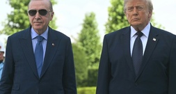 Trump kritisiert Verbündete bei Ankunft zum Nato-Gipfel in Ankara erneut scharf