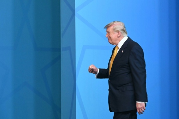Bild vergr&ouml;&szlig;ern: Wegen Streit bei der Nato: Trump will Handelsbeziehungen mit Spanien abbrechen