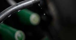 ADAC: Tankrabatt-Ende lässt Spritpreise kräftig steigen
