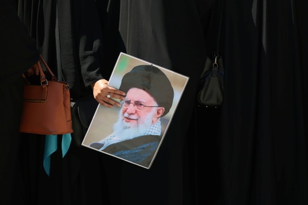 Bild vergr&ouml;&szlig;ern: USA setzen Angriffswelle auf Iran fort - Teheran attackiert Ziele in der Golfregion