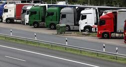Zahl mautpflichtiger Lkws auf Autobahnen im Juni gesunken