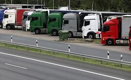 Zahl mautpflichtiger Lkws auf Autobahnen im Juni gesunken
