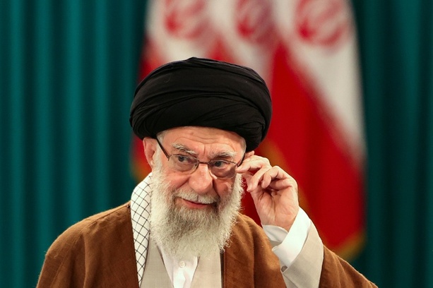 Bild vergr&ouml;&szlig;ern: Iran: Abschluss der Trauerfeierlichkeiten für Chamenei in Maschhad
