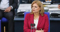 Klöckner kritisiert Social-Media-Fokus von Abgeordneten