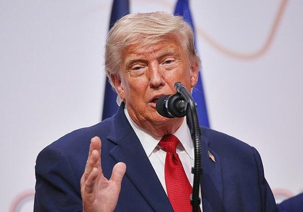 Bild vergr&ouml;&szlig;ern: Trump will Gebühr in Straße von Hormus erheben