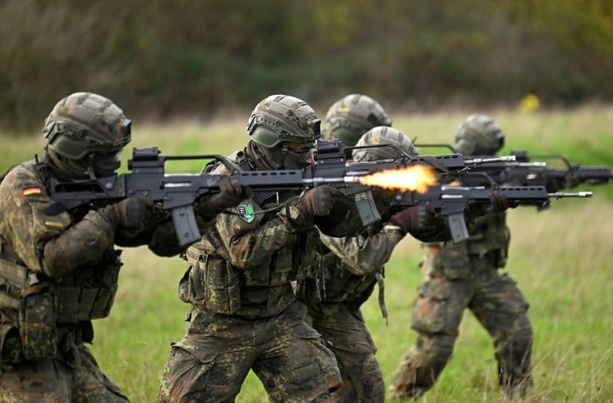 Bild vergr&ouml;&szlig;ern: Bundeswehr: Zahl der Bewerber weiter gestiegen