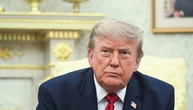 Trump erhält Goldmünze mit seinem Konterfei