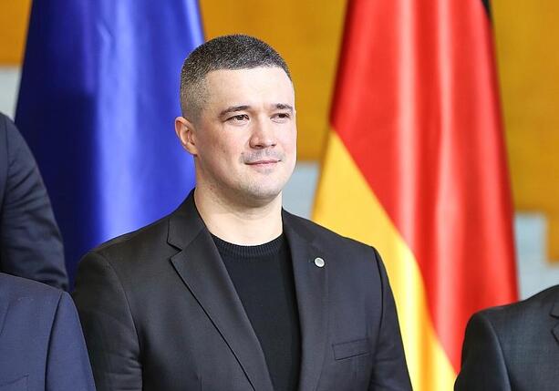 Bild vergr&ouml;&szlig;ern: Ukrainischer Verteidigungsminister verliert Posten