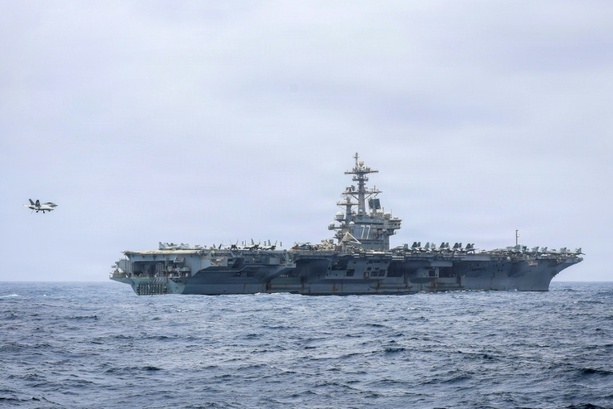 Bild vergr&ouml;&szlig;ern: US-Armee greift erneut Ziele im Iran an - Auch Öltanker beschossen