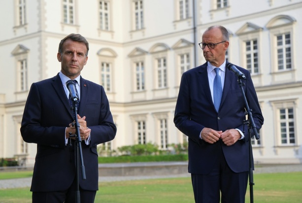 Bild vergr&ouml;&szlig;ern: Merz und Macron betonen gute persönliche Beziehungen vor gemeinsamem Ministerrat