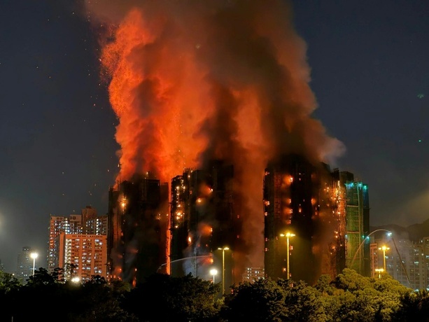 Bild vergr&ouml;&szlig;ern: Anwalt: Hochhausbrand in Hongkong mit 168 Toten wäre vermeidbar gewesen